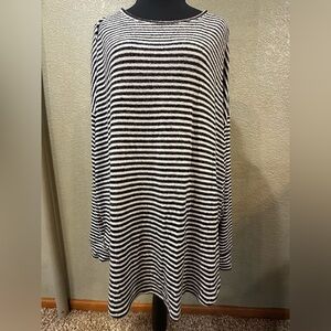 Staccato Black and White Striped long sleeved shirt-so soft!